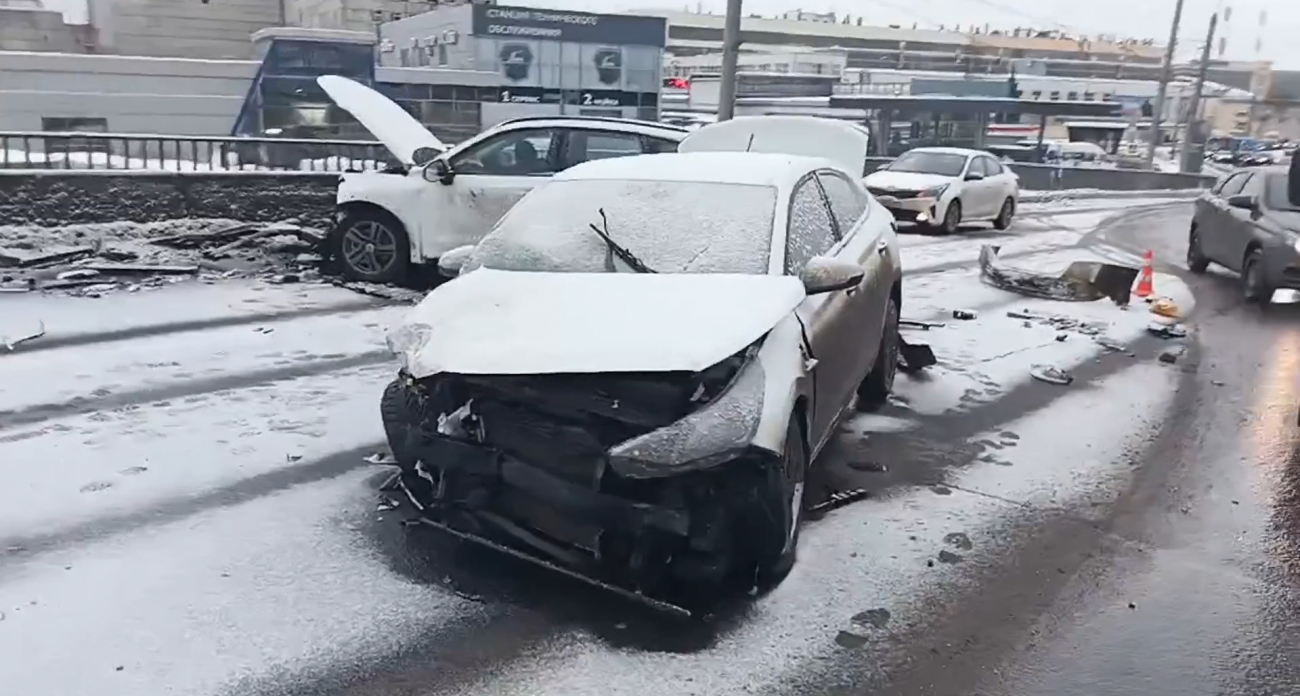 Массовое ДТП с пострадавшими создало пробку в Нижнем Новгороде