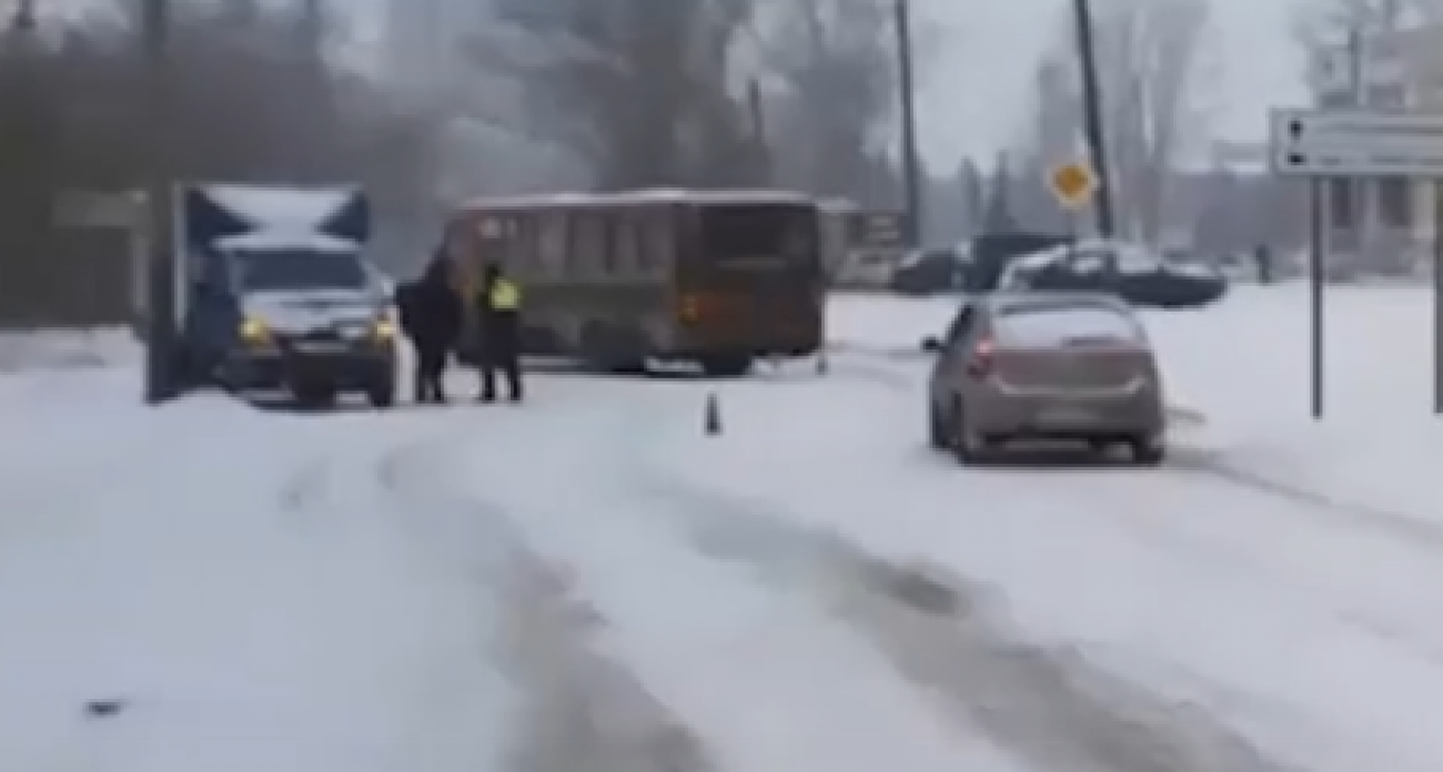 Автобус сбил пешехода в городе Бор