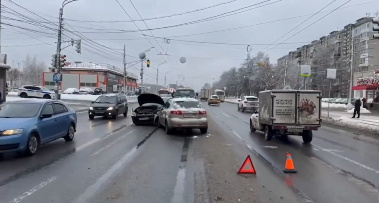 Водитель Chevrolet потеряла сознание и устроила аварию в Нижнем Новгороде