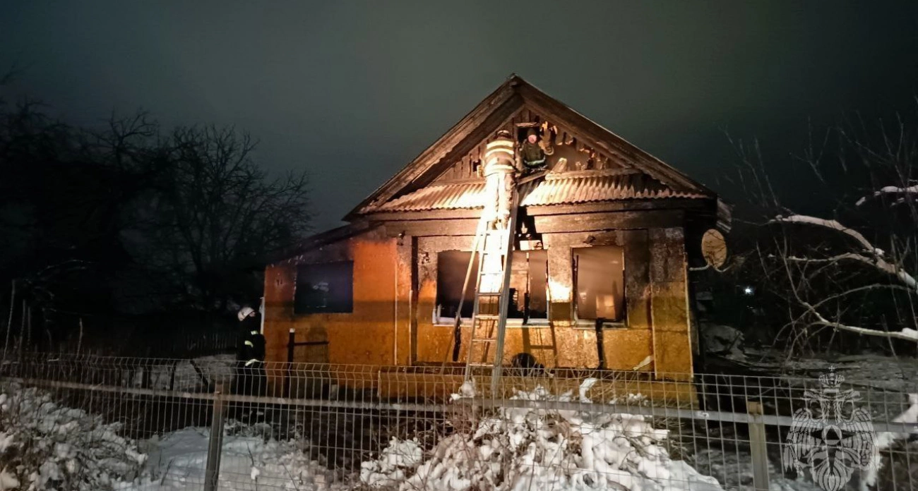 Фото к статье: В Дальнеконстантиновском районе на месте пожара нашли тело женщины
