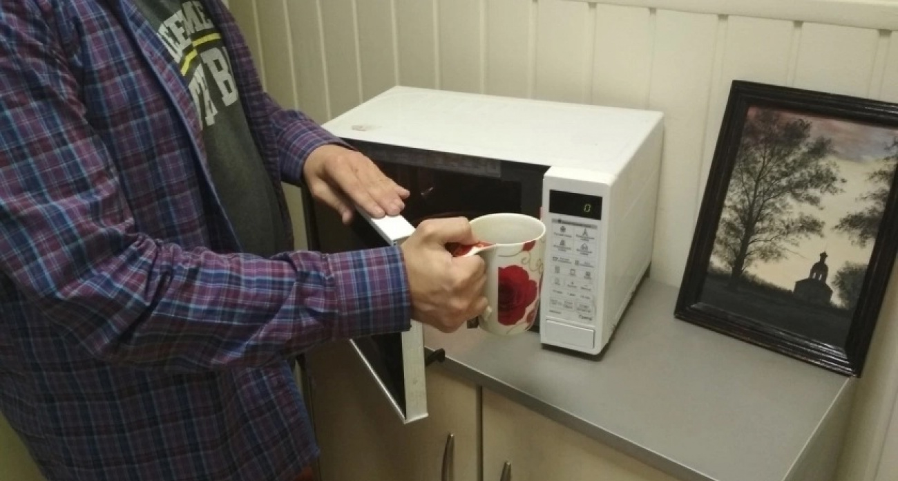 Как заставить микроволновку греть еду, а не тарелку: эксперты раскрыли секрет – немногие об этом знают