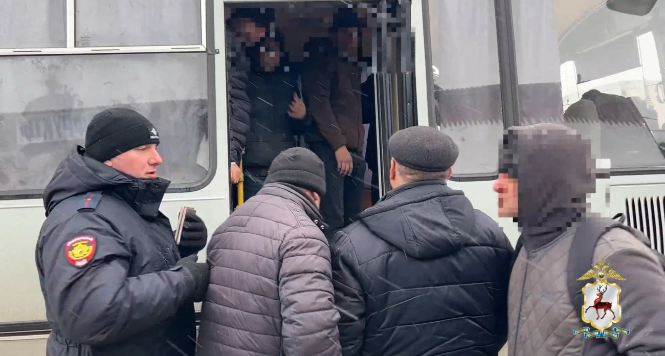 Фото к статье: Несколько мигрантов выдворят из страны после рейда по кафе в Нижнем Новгороде