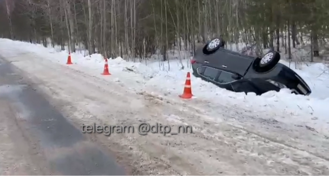 Иномарка опрокинулась в Богородском районе: есть пострадавший