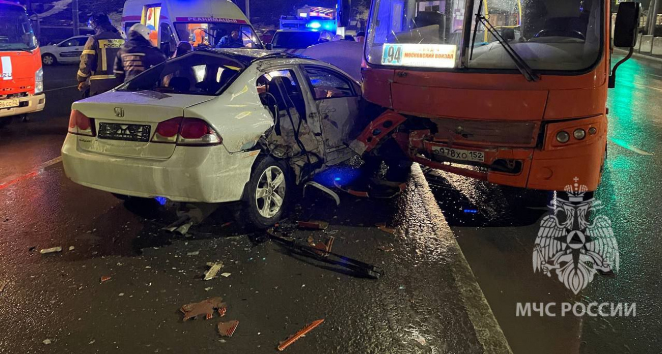 Пять человек пострадали в ДТП на Канавинском мосту 