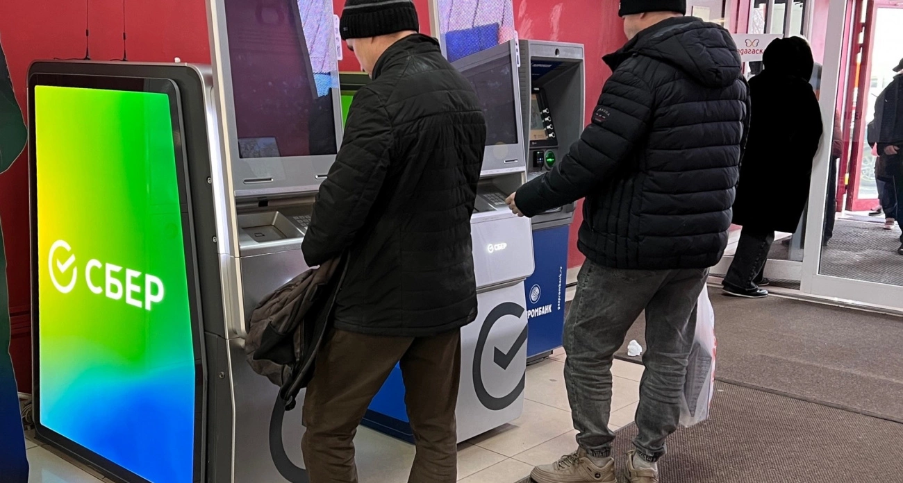 Фото к статье: Для всех, у кого есть карта "Мир" установили срок до марта - потом будет уже поздно