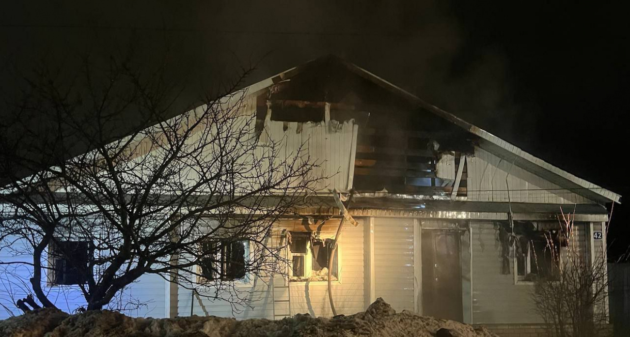 Дом многодетной семьи загорелся в Арзамасе