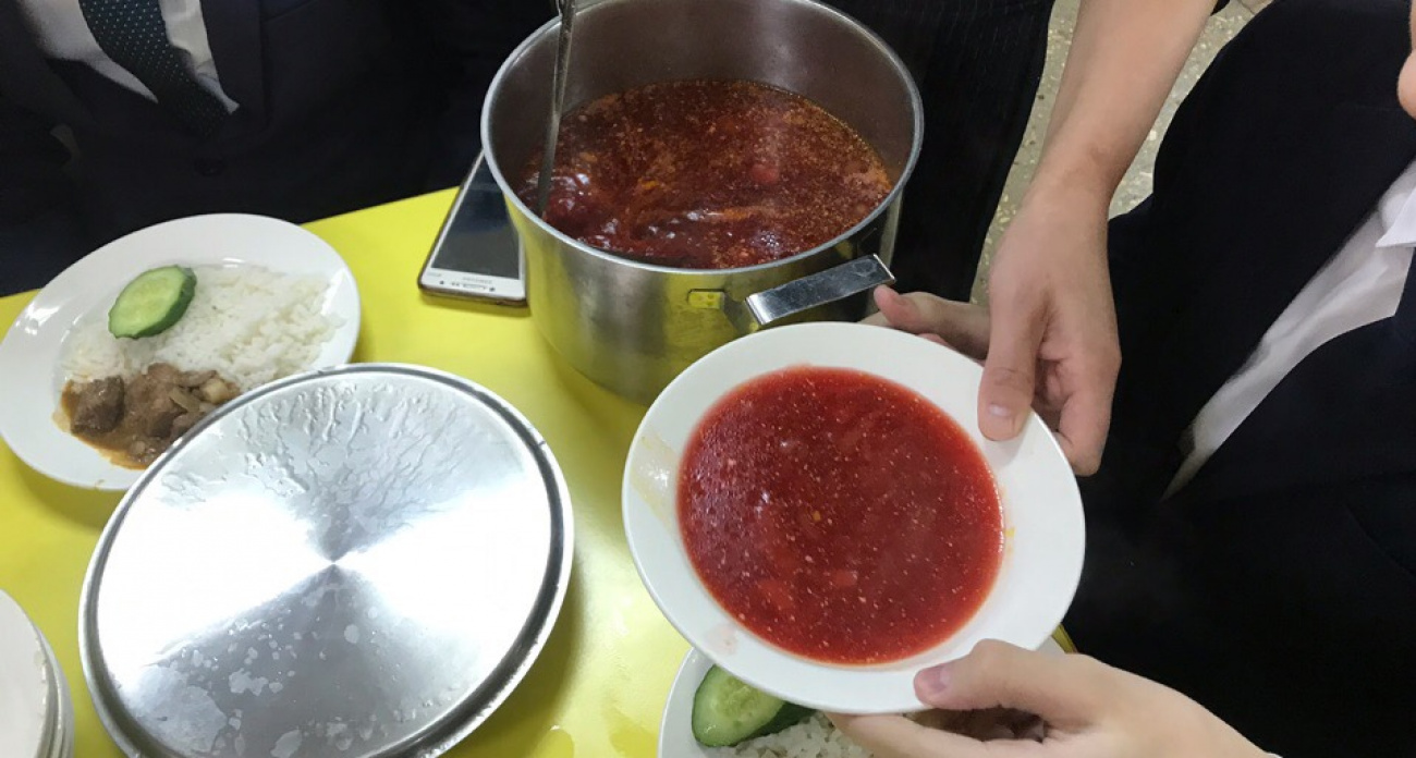 Одна ошибка в зажарке — и превосходный борщ испорчен: шеф-повар делится секретом, как сделать правильно