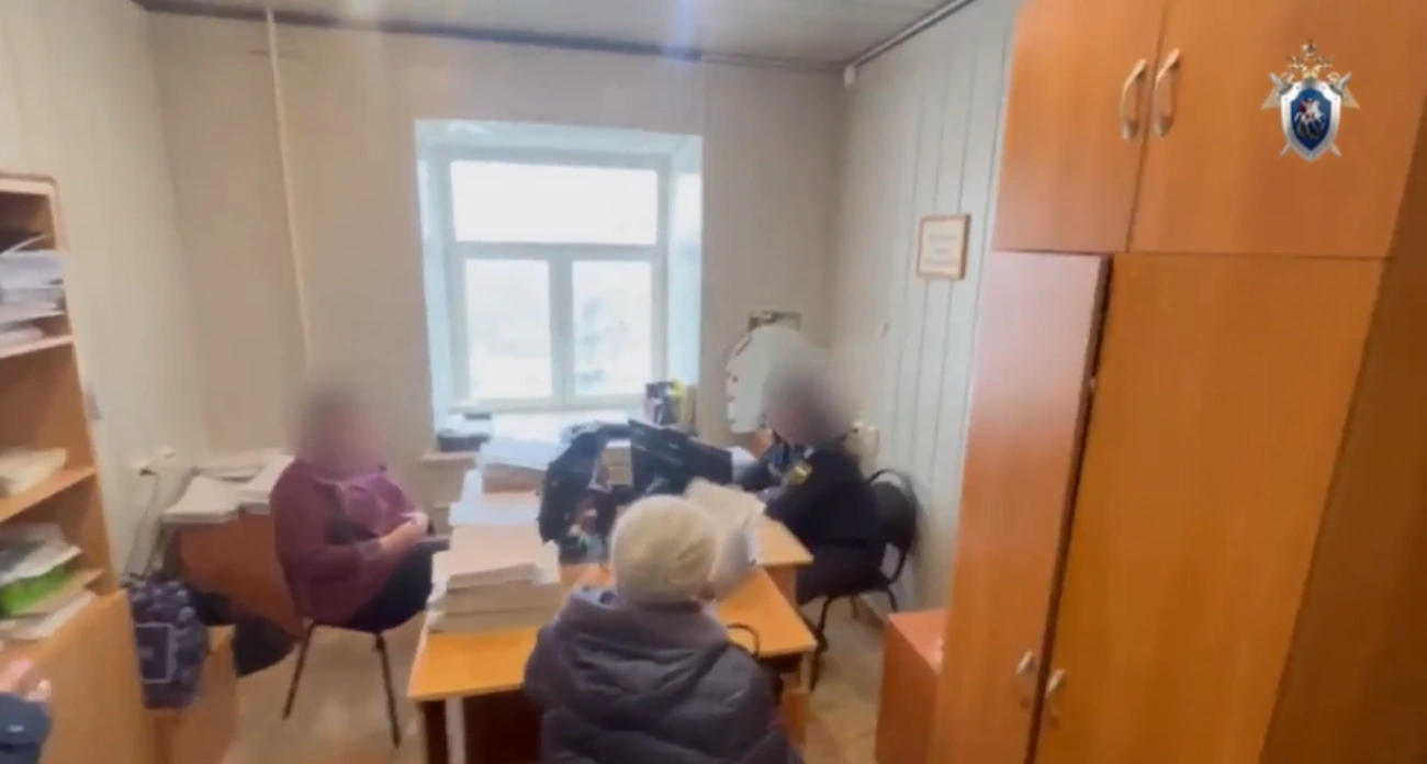 Фото к статье: Судебного пристава из Сарова задержали за должностное преступление