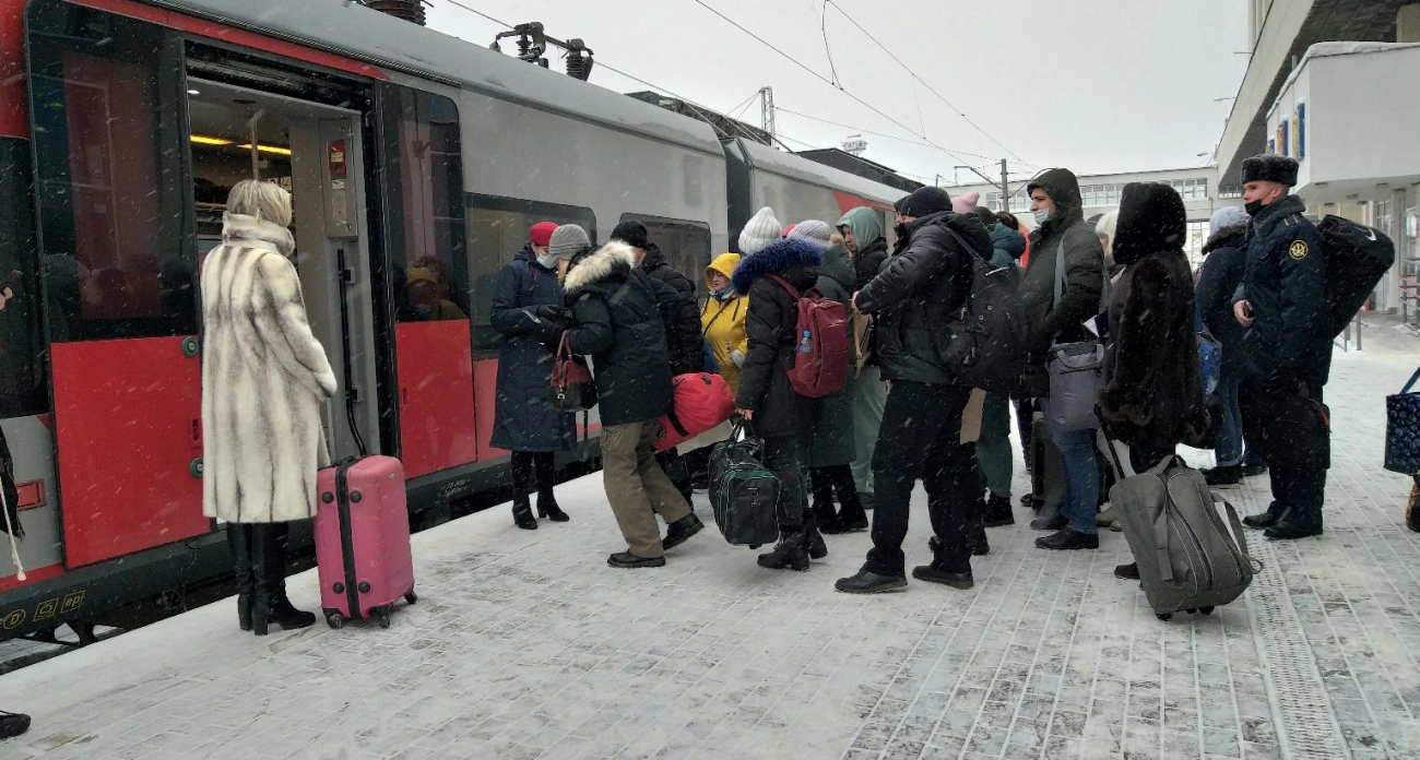 Фото к статье: Россияне массово сдают билеты: в поездах это полностью запретят - РЖД озвучили новые правила