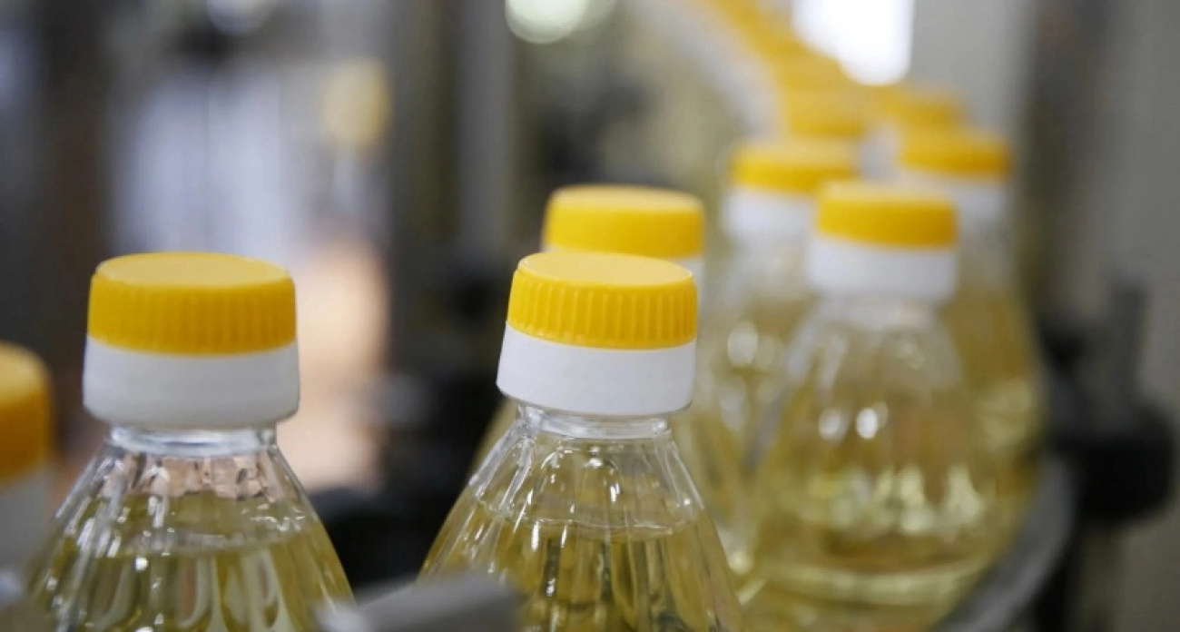 Янтарная отрава в бутылке: Роскачество уличило худшие марки подсолнечного масла