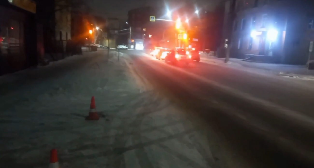 В Нижнем Новгороде ищут водителя, сбившего пешехода на тротуаре