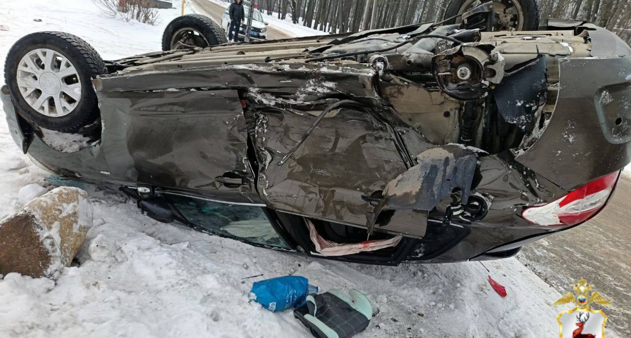 В Семенове из-за столкновения перевернулась иномарка: пострадали трое