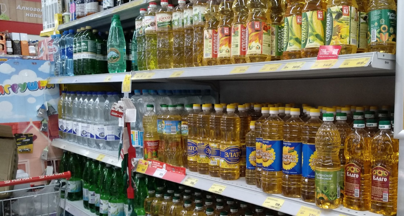 Положите в корзину сразу 2 бутылки: в Роскачестве назвали лучшие бренды подсолнечного масла для блинов на Масленицу 