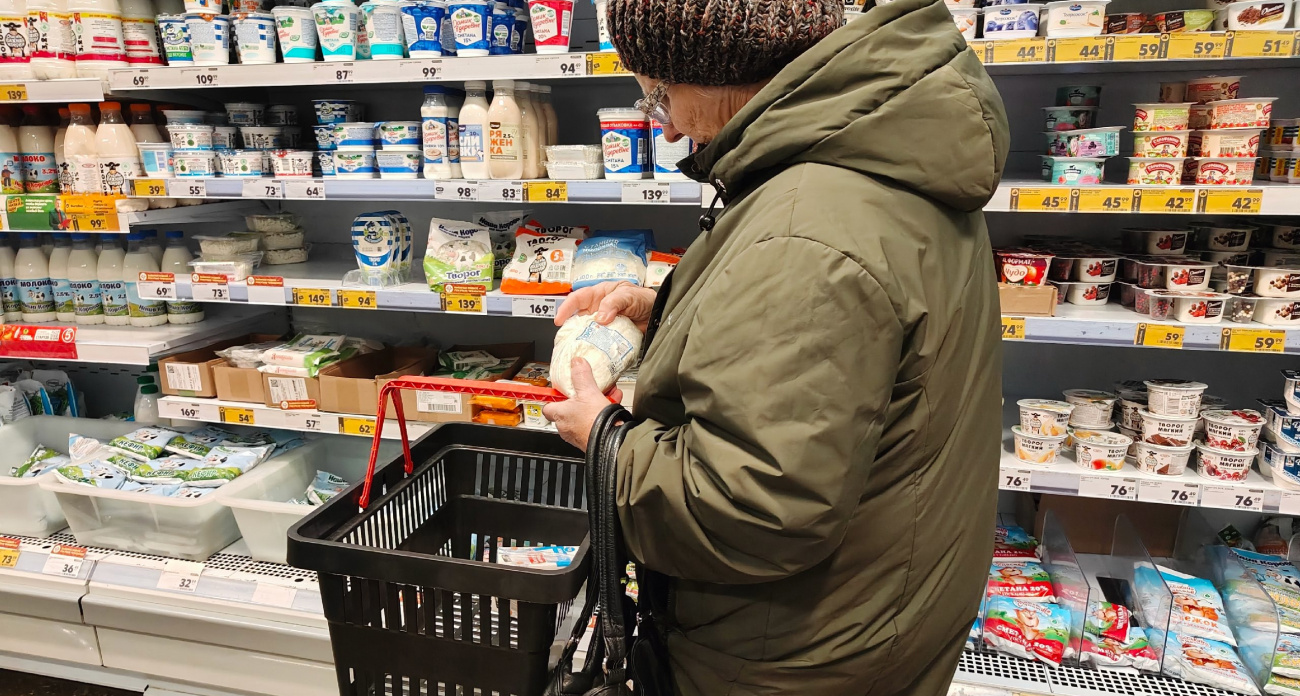 Молока нет и в помине: в российских магазинах нашли 14 марок-подделок масла и творога