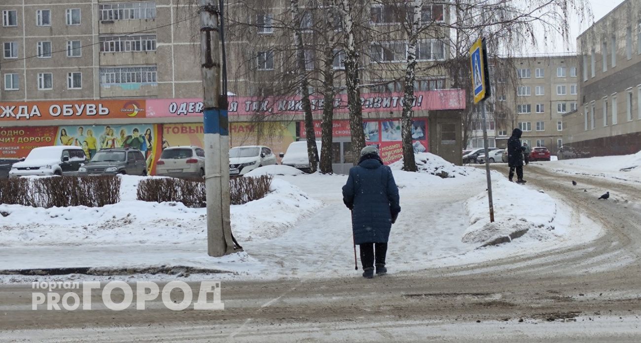 Нижегородку заставили поверить в выдуманное ДТП и отдать все накопленные ею евро, рубли и доллары в файлике