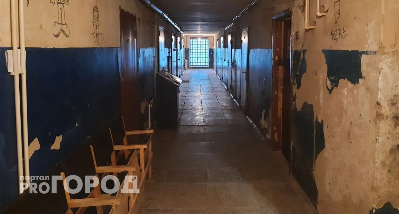 Фото к статье: Уголовное дело завели на жителя Сергача, который вынес 85 000 рублей из общежития в Арзамасе
