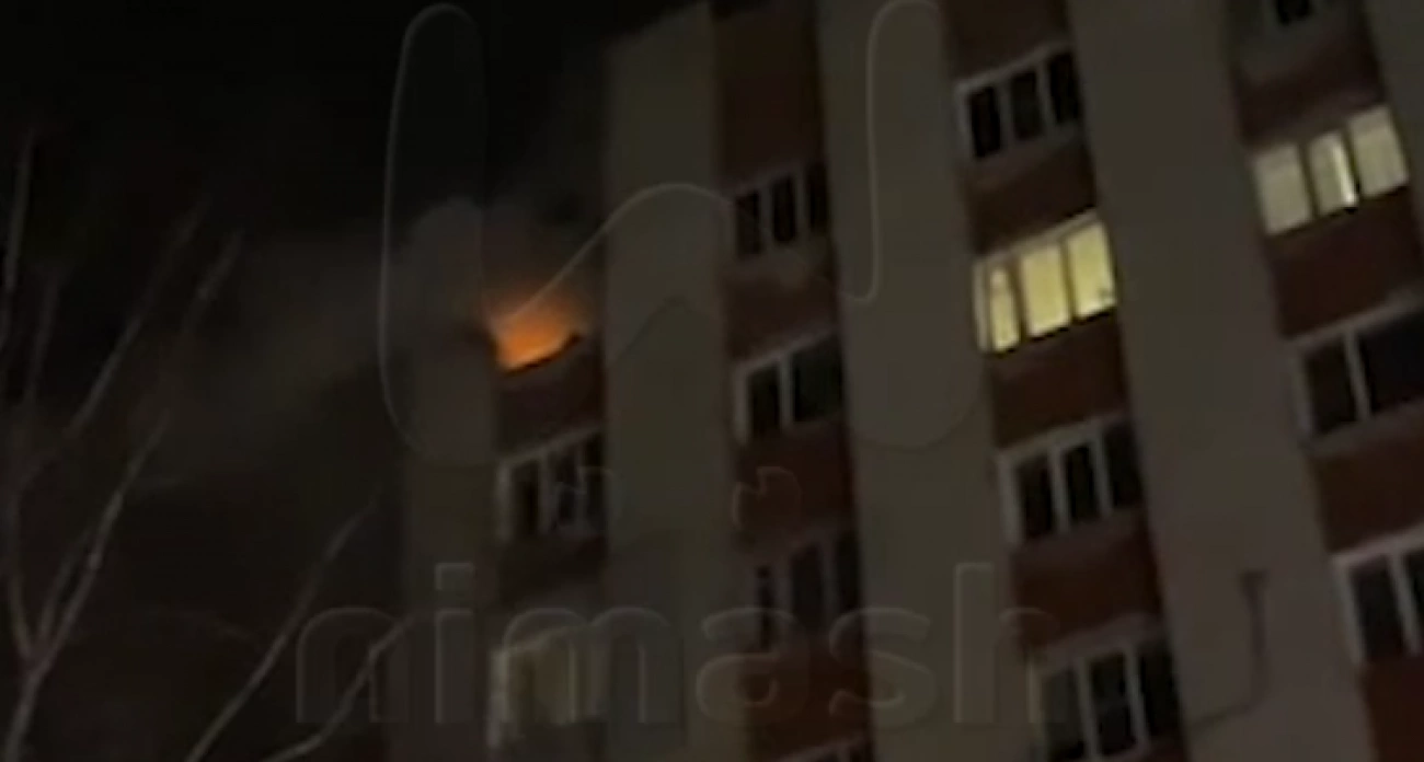 Фото к статье: Один человек погиб во время ночного пожара в арзамасском общежитие