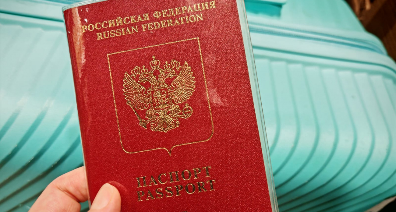 Выпрут из самолета без разговоров: с 11 апреля россиян с такими загранпаспортами не пустят на борт