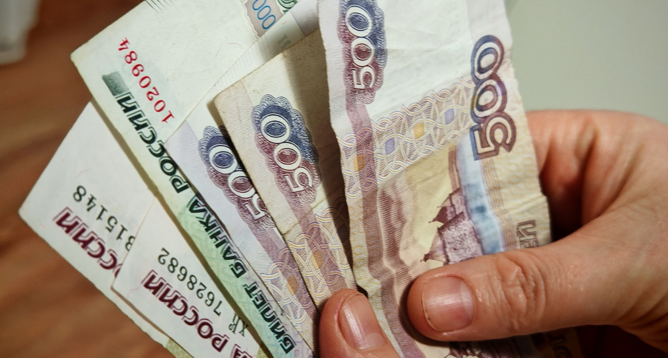 Коснется всех, кто хранит дома купюры 5 тысяч рублей: нововведение с 15 мая