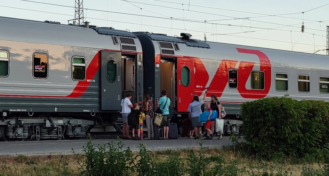 Фото к статье: Пассажиры в ярости: теперь в поездах запрещено это делать - новые правила РЖД с 1 июня