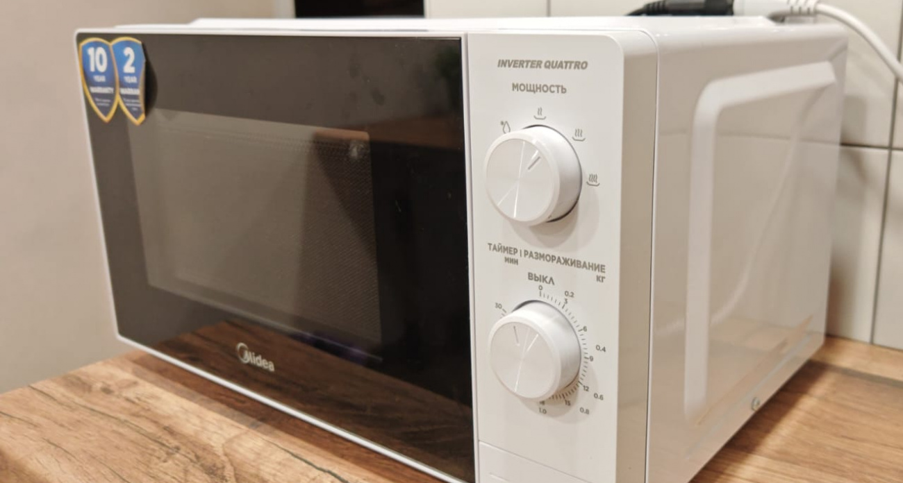 Врачи бьют тревогу: эти 6 продуктов нельзя греть в микроволновке — они превращаются в яд