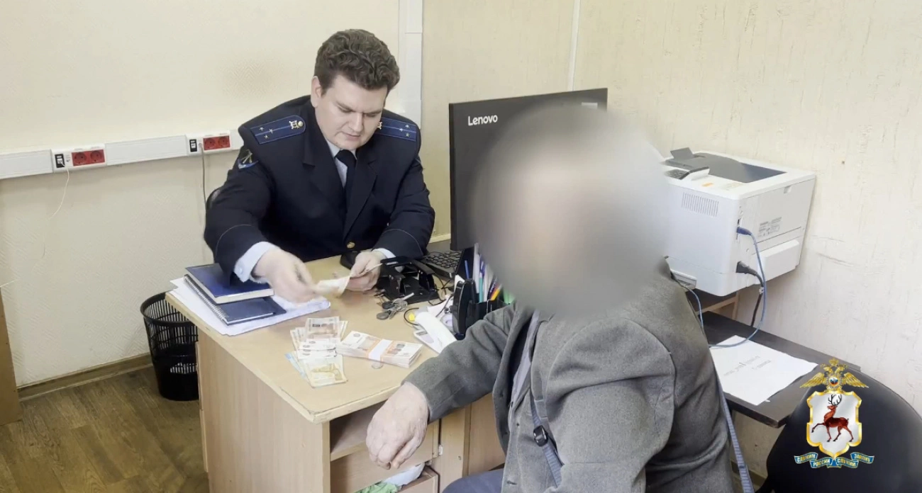 Фото к статье: Нижегородский таксист помог полиции вернуть пенсионеру более полумиллиона рублей