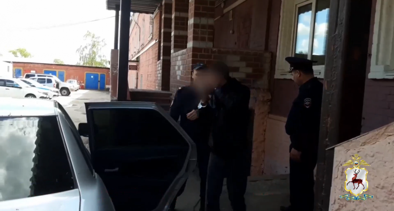 Двое жителей Богородского района избили мужчину и связали удлинителем, чтобы ограбить его на 11 тысяч рублей