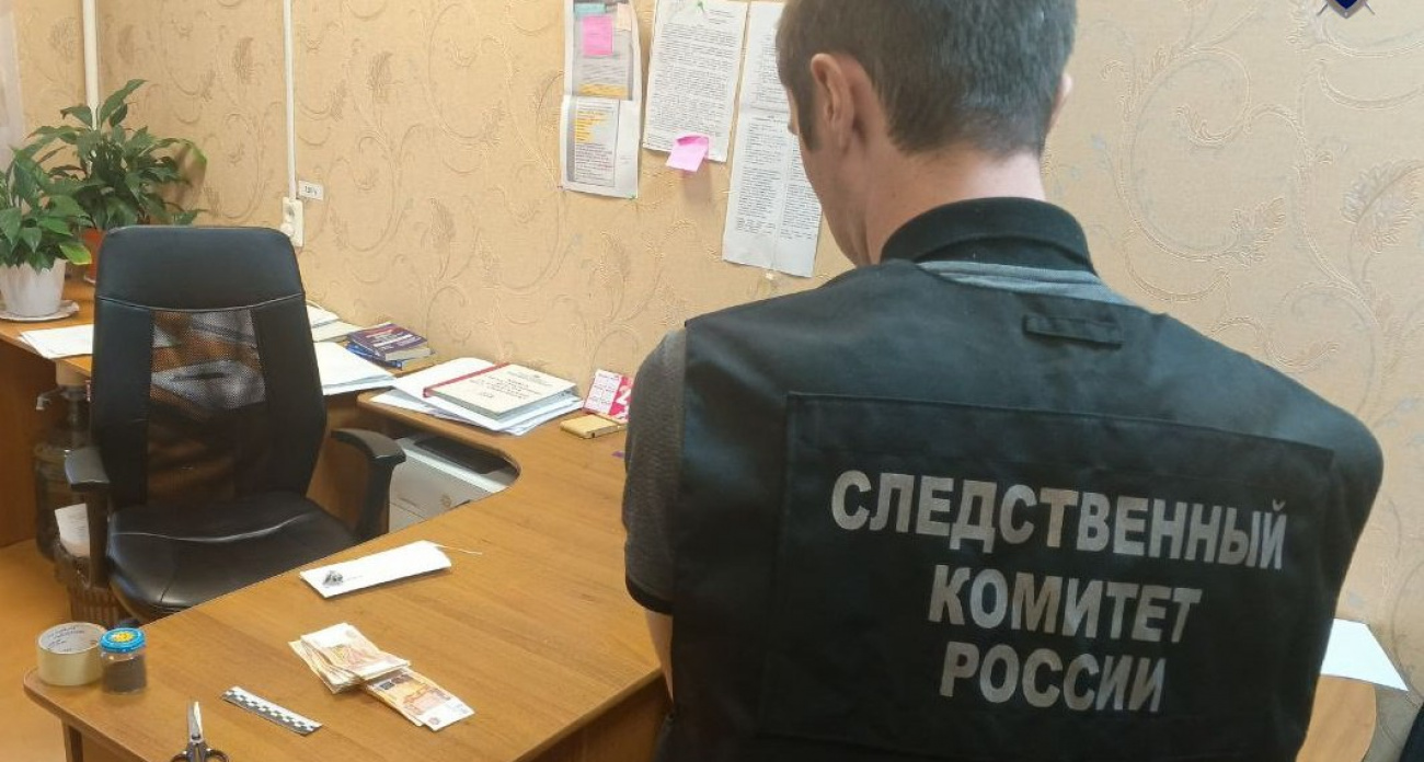 В Дзержинске мужчину обвиняют в попытке дать взятку за снятие ареста