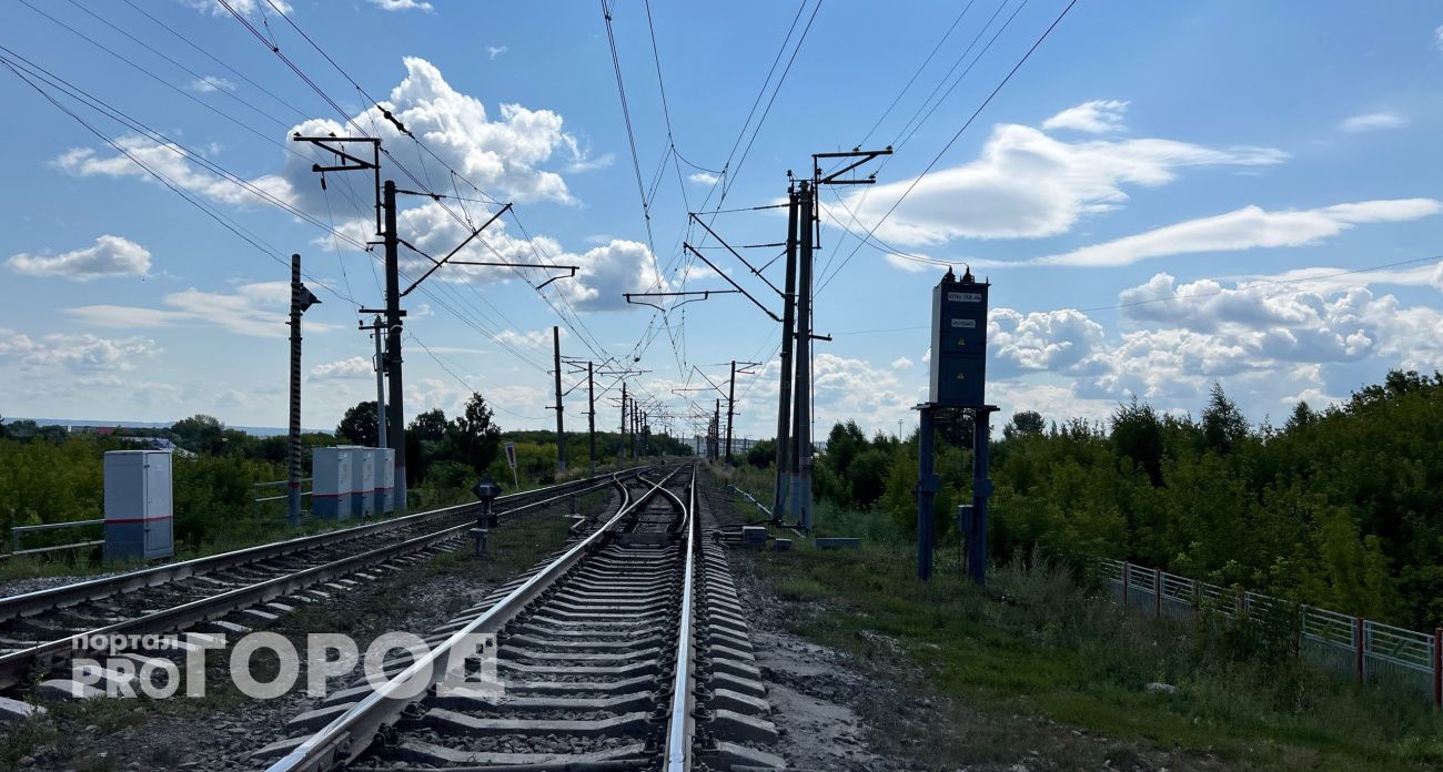 В Богородске нудист-извращенец приставал к людям на железнодорожных путях и требовал снимать его на камеру