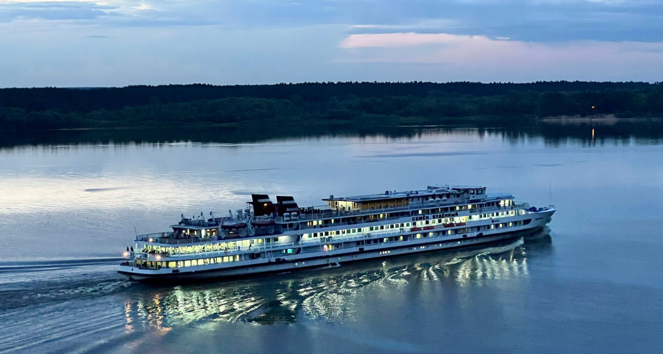 Ужас в круизе на теплоходе по Волге: как пассажиры стали бесплатной рабочей силой - откровенный отзыв туристки