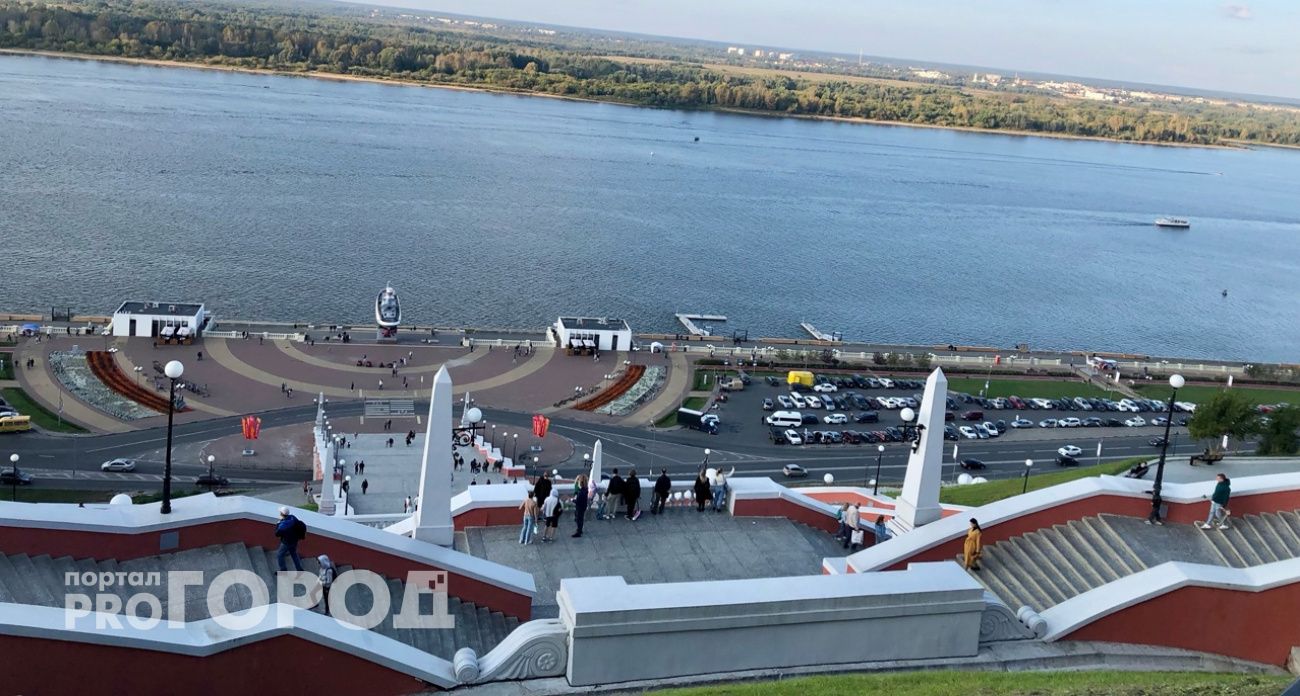 В Нижнем Новгороде до конца недели перекрыли парковки на Нижне-Волжской набережной