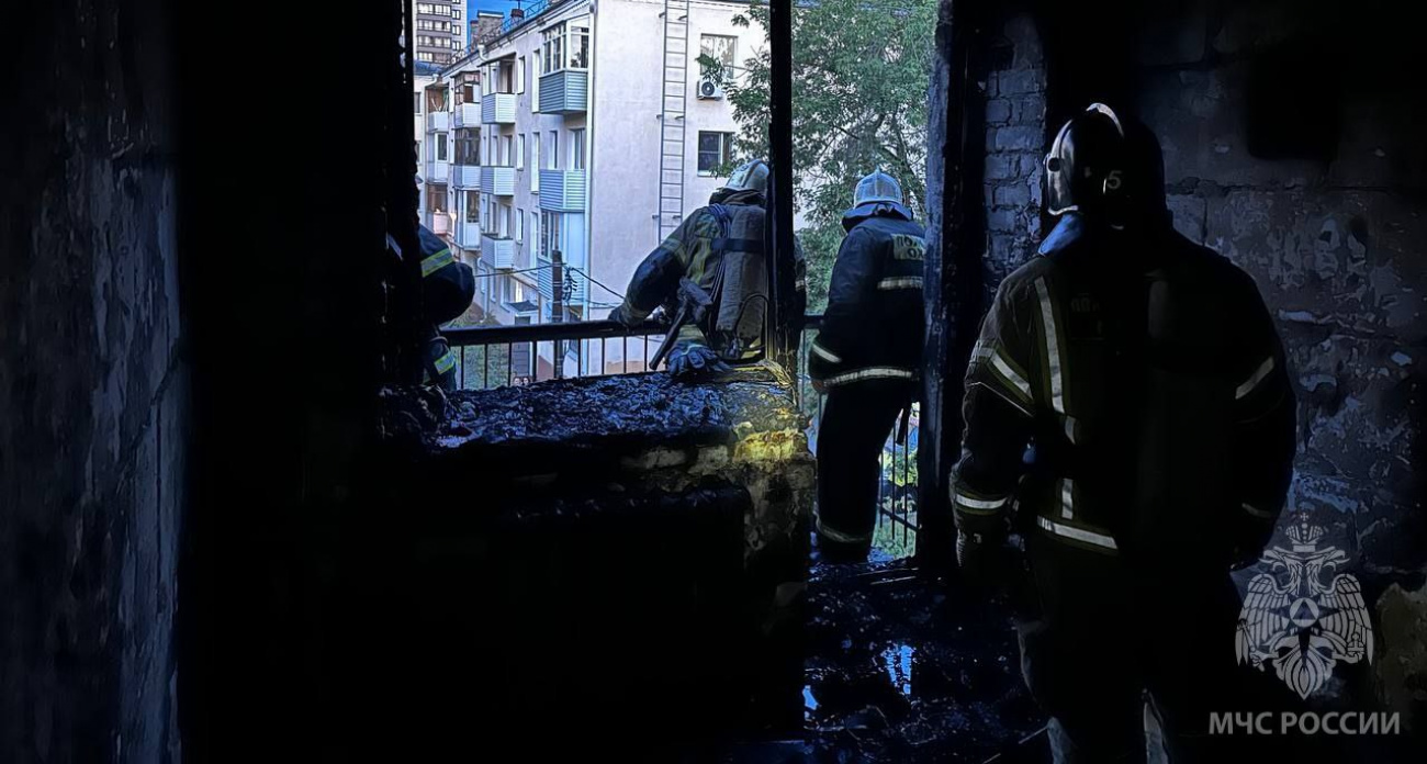 В Нижнем Новгороде пожарные спасли 35-летнего мужчину из горящей квартиры