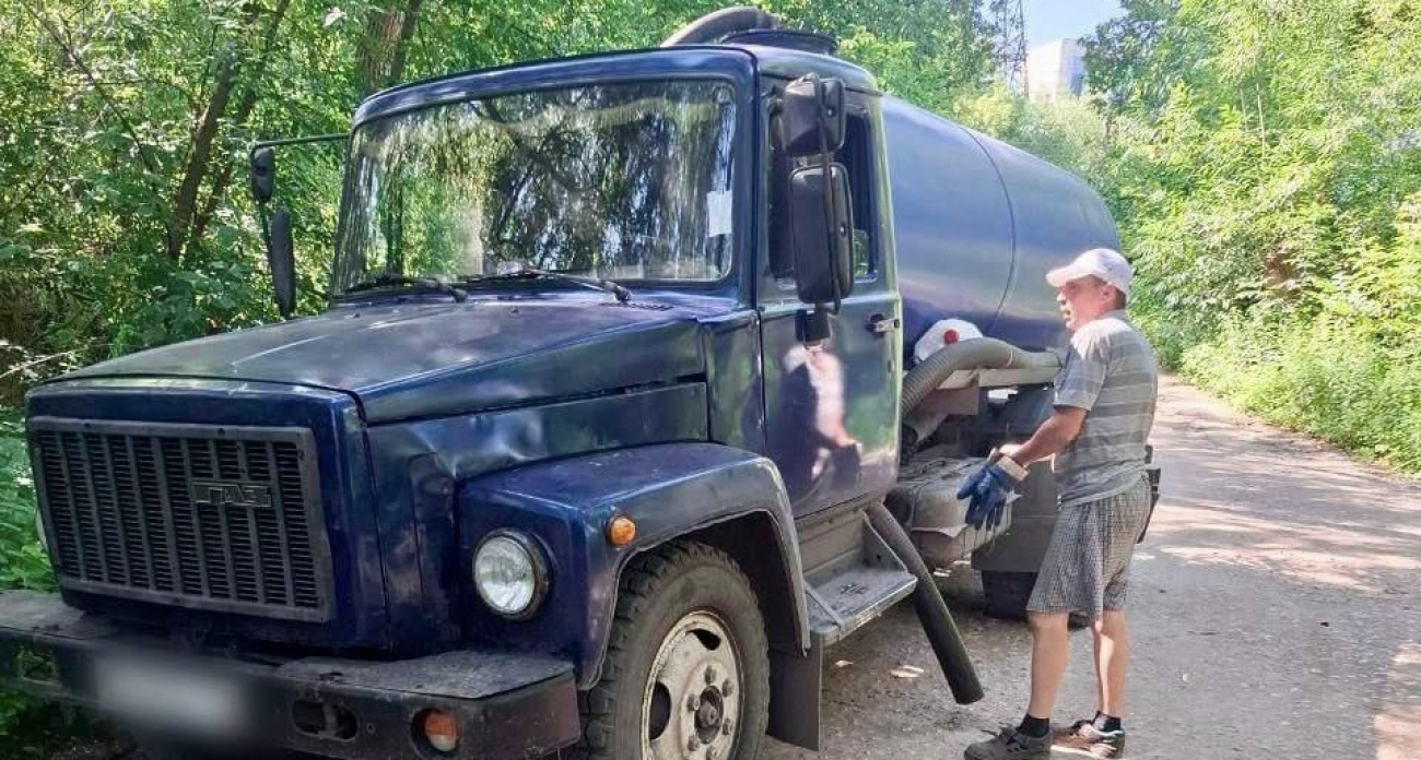 В Нижнем Новгороде поймали нелегалов-комунлащьков, из-за которых появился неприятный запах на улицах 