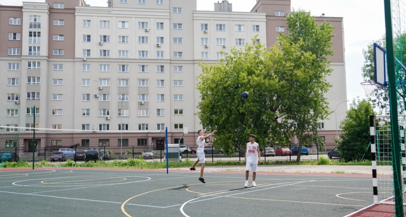 Многофункциональные и современные спортплощадки появились в нескольких школах Нижнего Новгорода