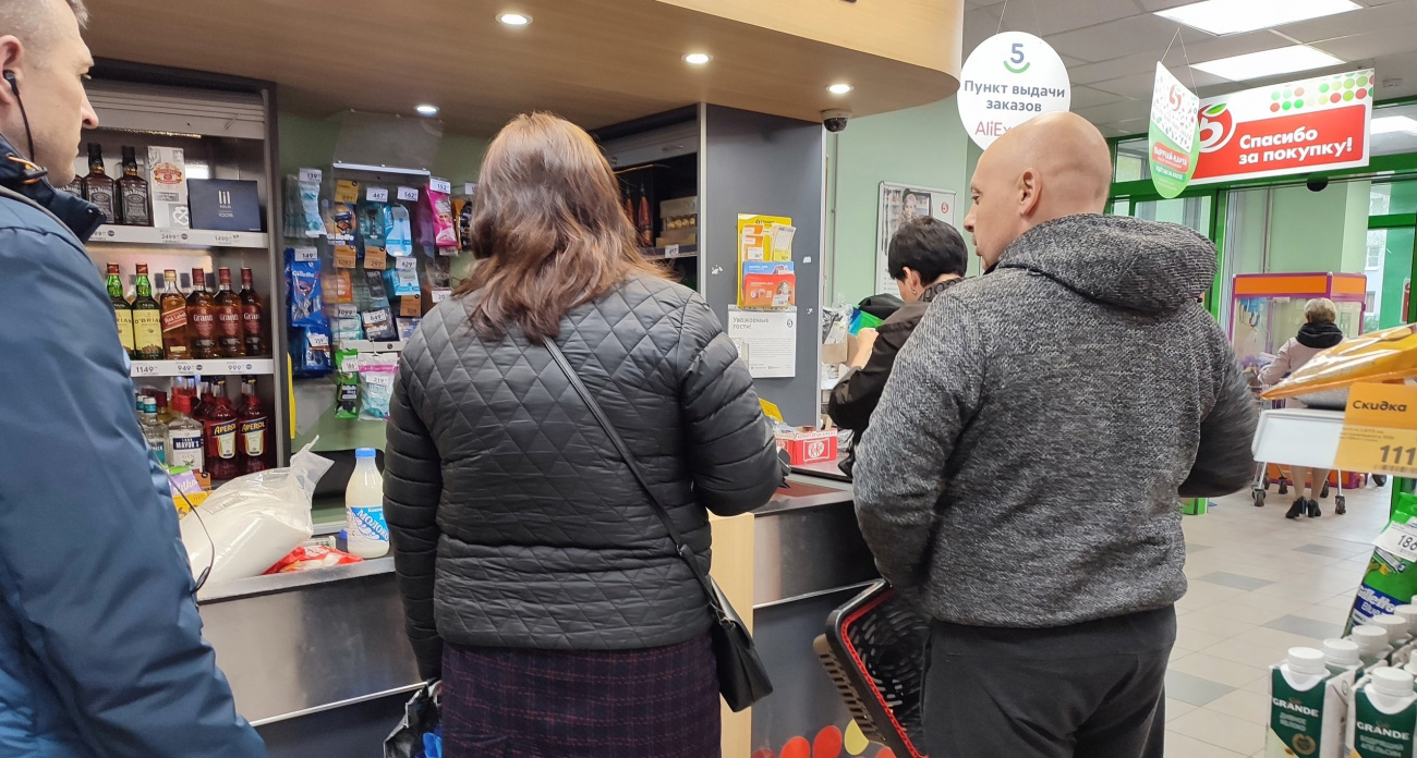 Сходили в магазин с соседкой-пенсионеркой: я потратила 500 рублей, а она 300 — учусь экономить разумно