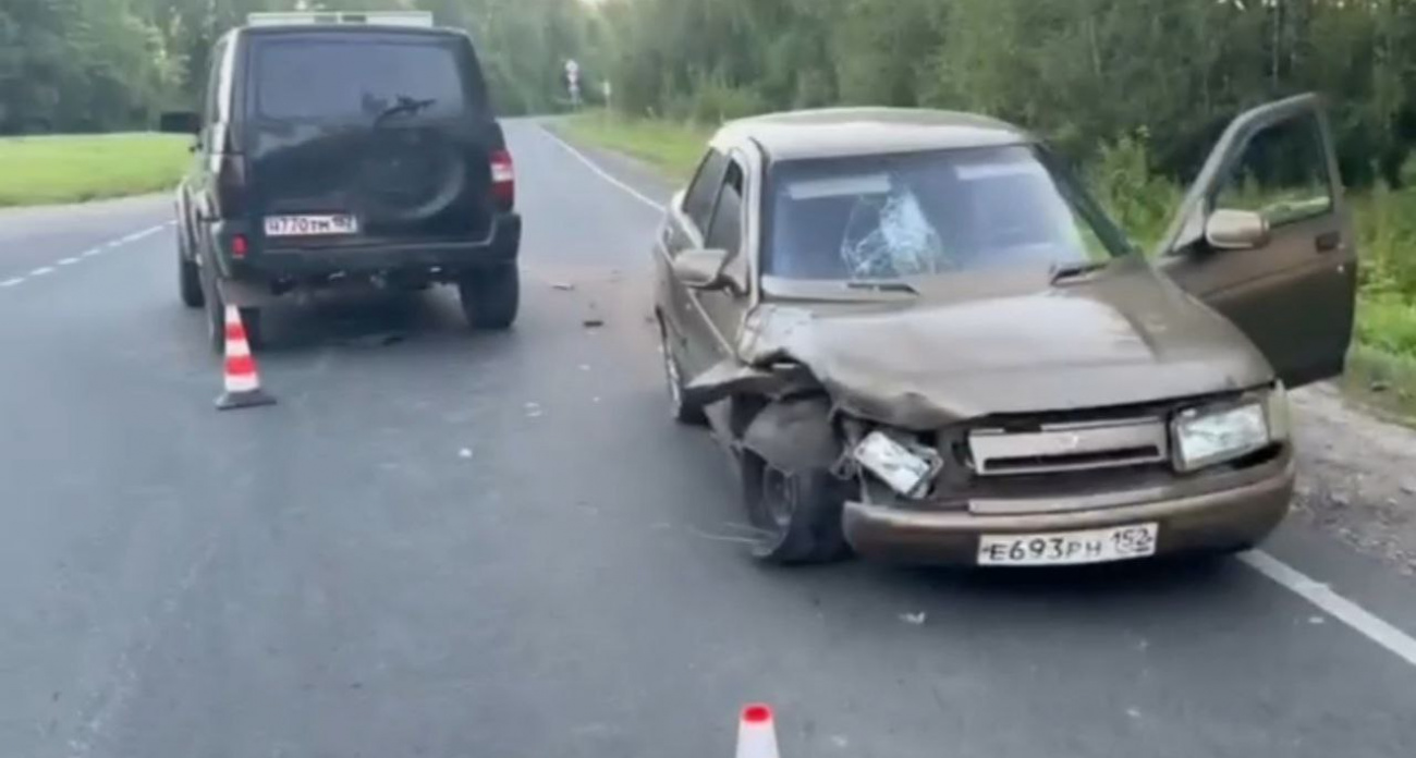 Под Богородском ВАЗ и УАЗ не поделили дорогу: все обернулось травмами