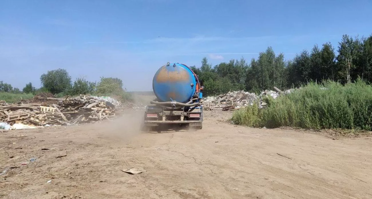Фото к статье: В Нижнем Новгороде поймали с поличным водителей, которые нелегально сливали нечистоты