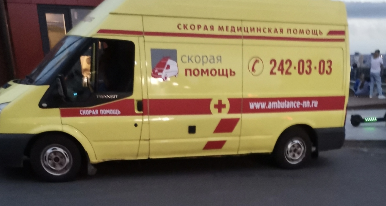 Пьяная пара вызвала медиков и устроили побоище в Нижнем Новгороде: скорая уехала с травмами