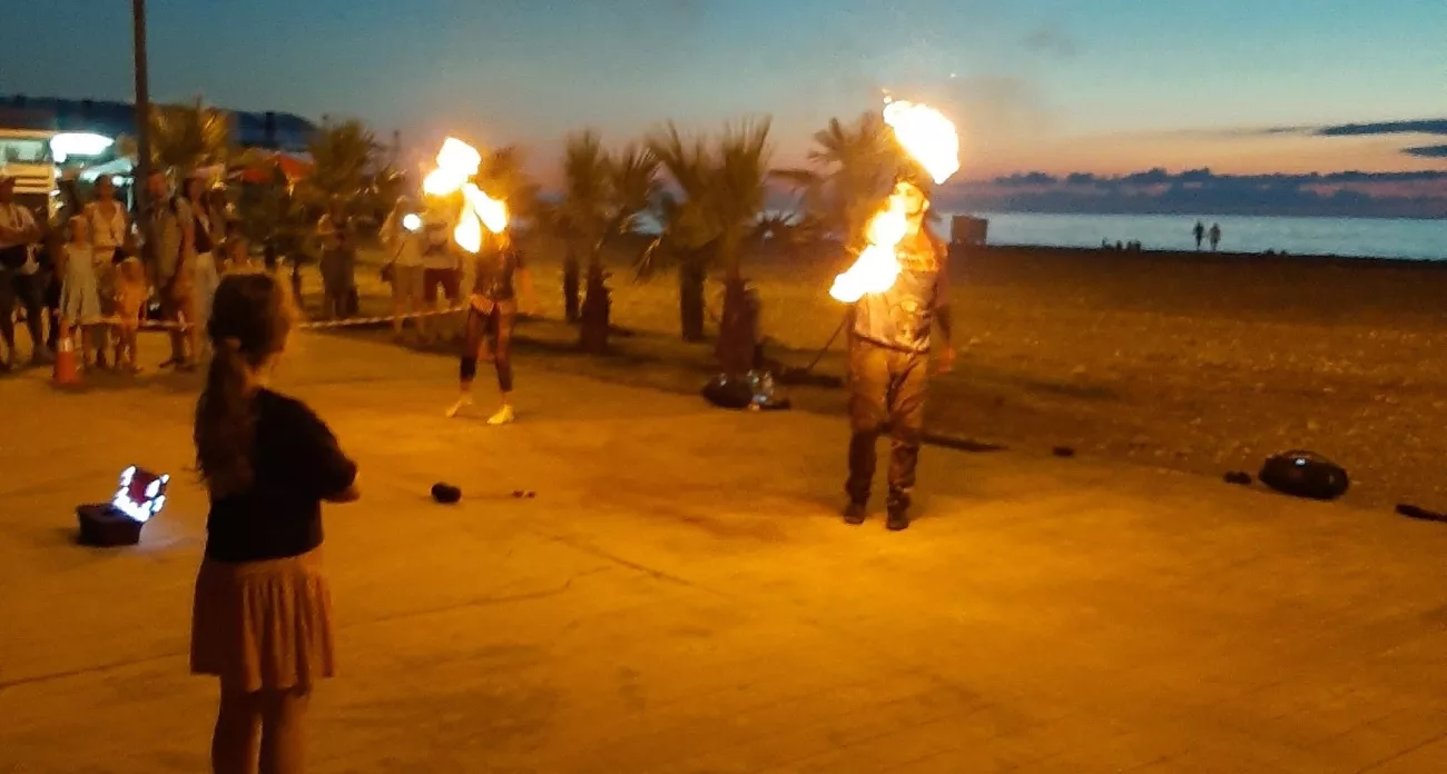 Фото к статье: Вся правда о дешевом отдыхе на Кароне - как студентки из России спонтанно улетели на Пхукет за 60 тысяч и не пожалели