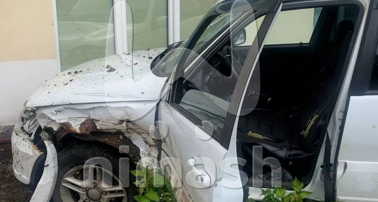 Фото к статье: Лихач удирал от полиции и врезался в дом в Кстово