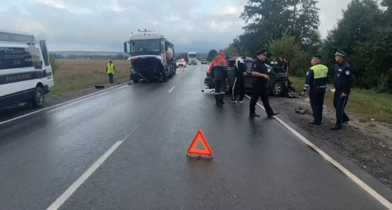 Фото к статье: Водитель Honda выехал на встречку и погиб в лобовом столкновении в Кстовском районе