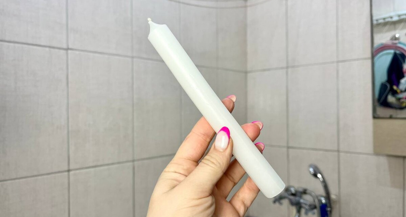 Раз в месяц иду в ванную и беру с собой обычную свечку: она решит сразу три проблемы