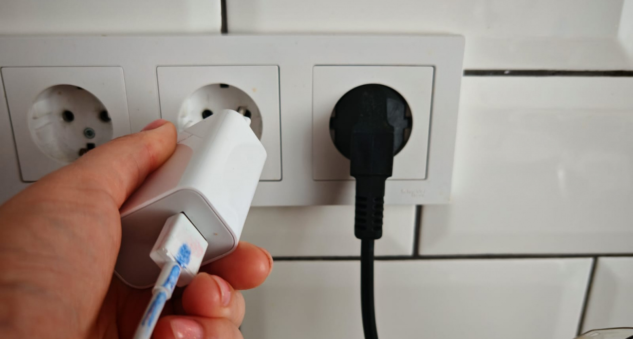 Три бытовых прибора в квартире, которые нельзя отключать из розетки ни при каких условиях