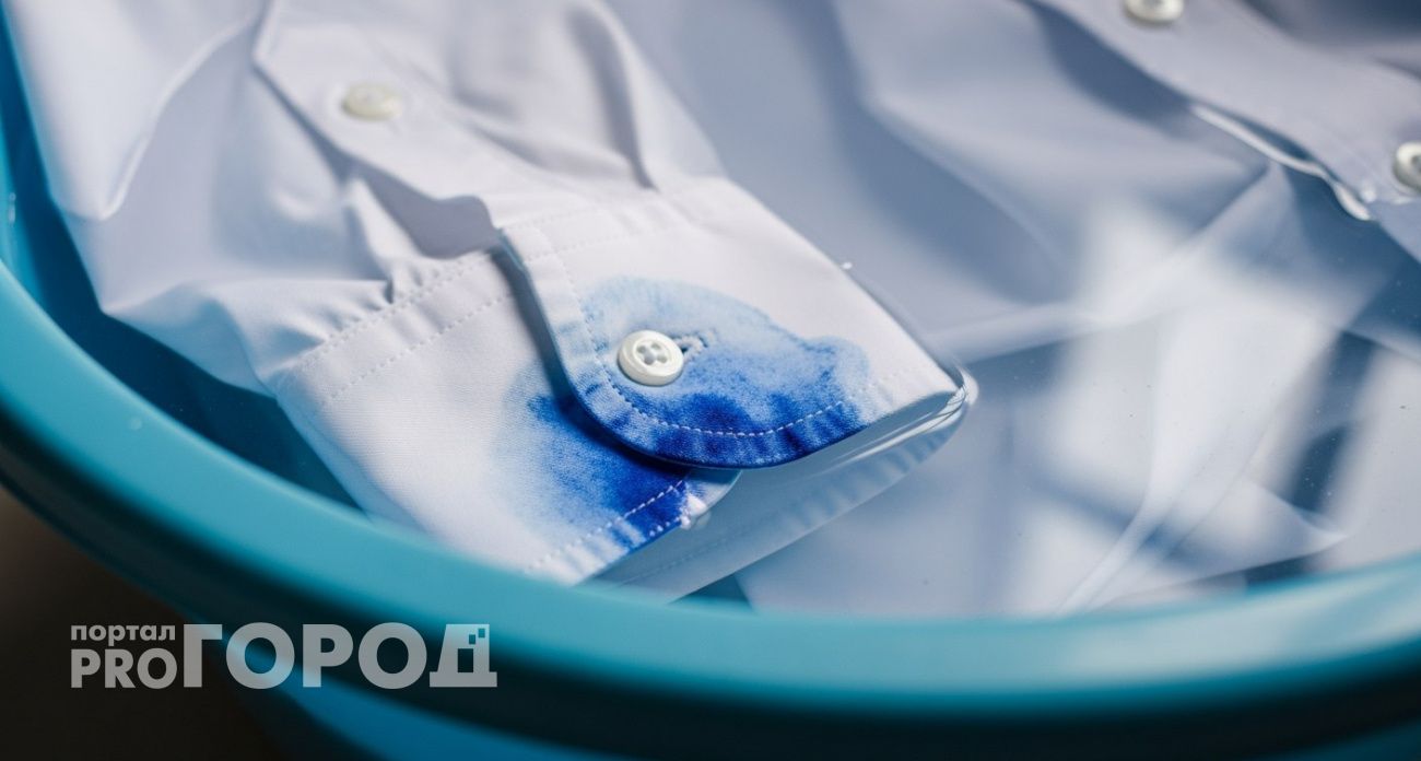 Белую рубашку уже испачкали ручкой: как убрать чернильное пятно со школьной вещи