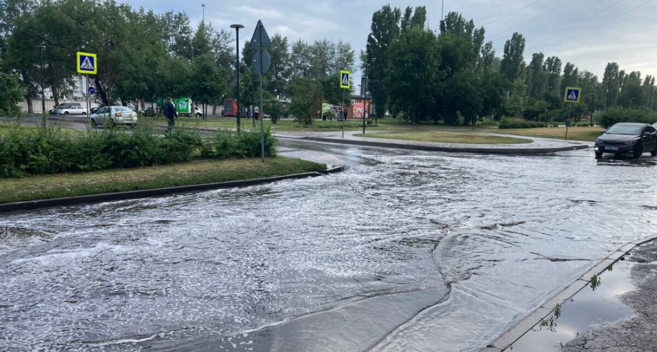 В Нижнем Новгороде микрорайон тонет в воде из-за нечищенных канализаций