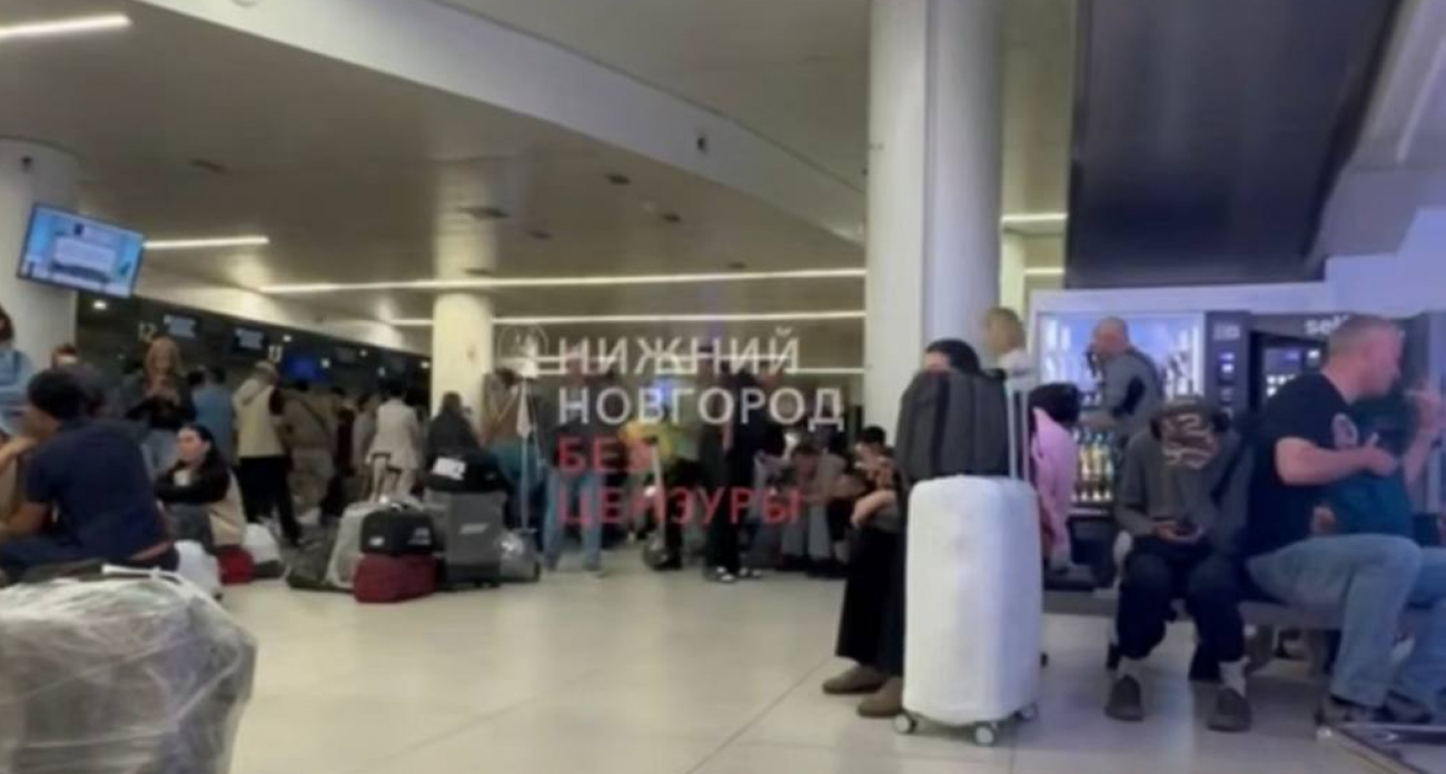 Сотни пассажиров провели ночь в нижегородском аэропорту из-за угрозы БПЛА