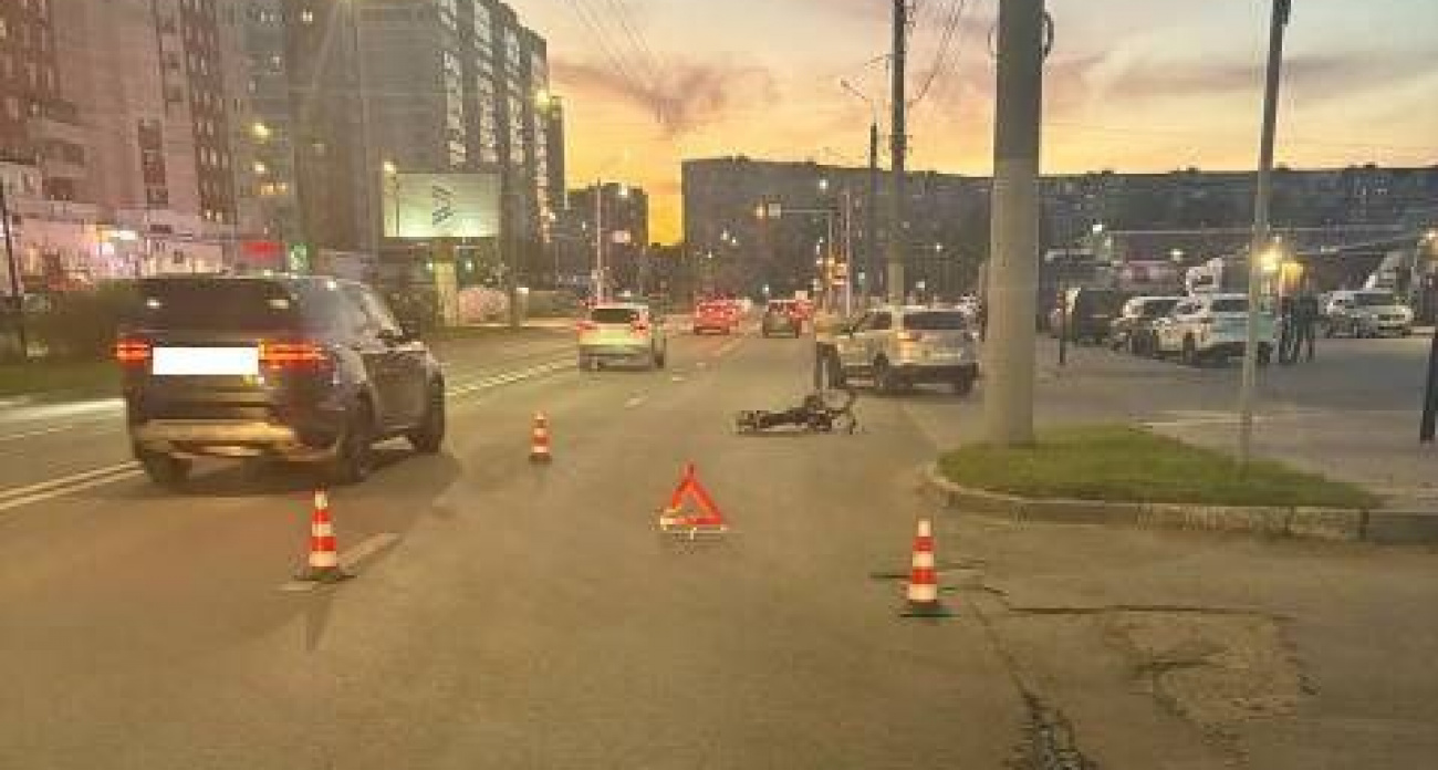 Водитель Hyundai при развороте не заметил подростка на электровелосипеде в Нижнем Новгороде