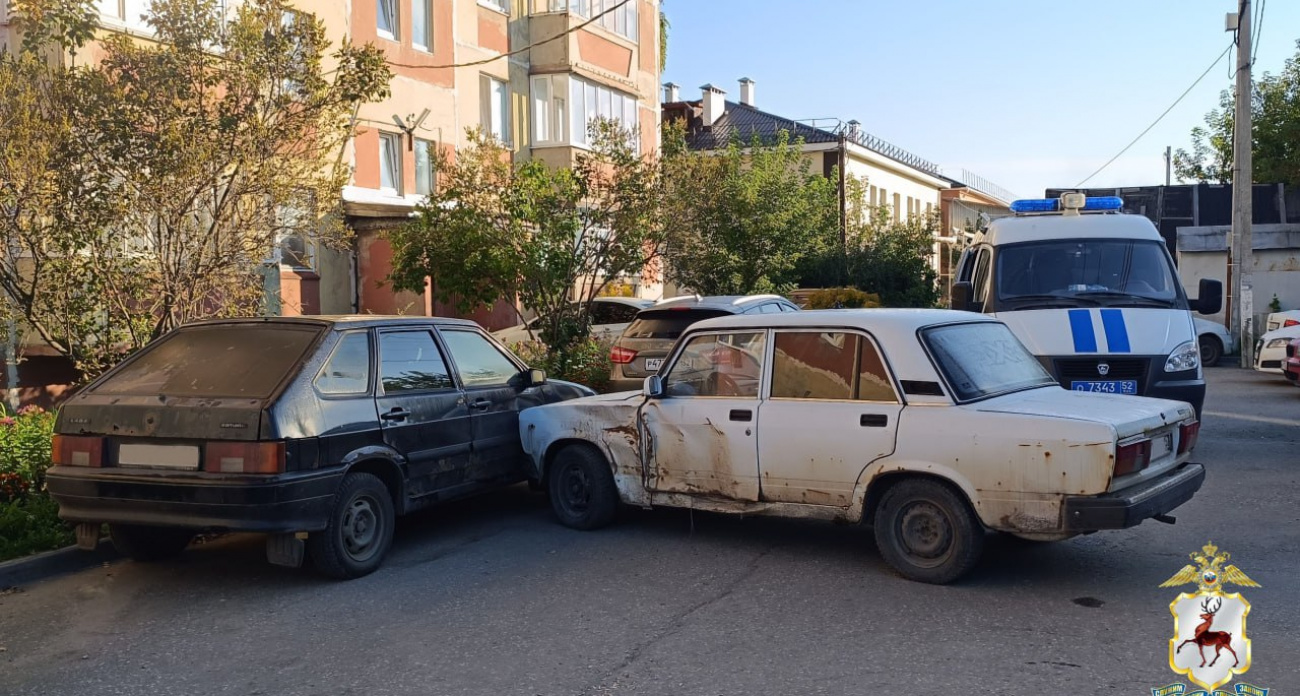 22-летний угонщик первый раз в жизни прокатился на машине и попал в аварию в Шахунье