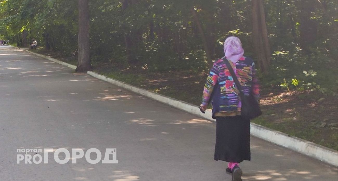 У пенсионерки из Дзержинска забрали почти 12 тысяч долларов США