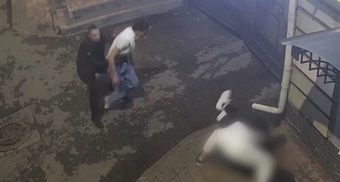 Парни на Mercedes вылавливали пьяниц у нижегородских баров и нападали с кулаками, чтобы повеселиться